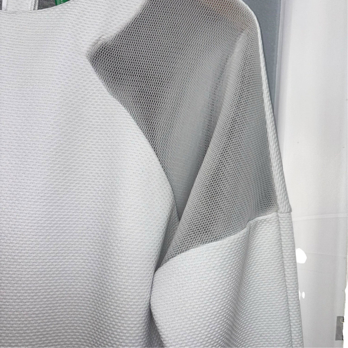 Benetton Size UK 16 Jumper Top Long Sleeve White Grey Rear Zip Futuristic VGC