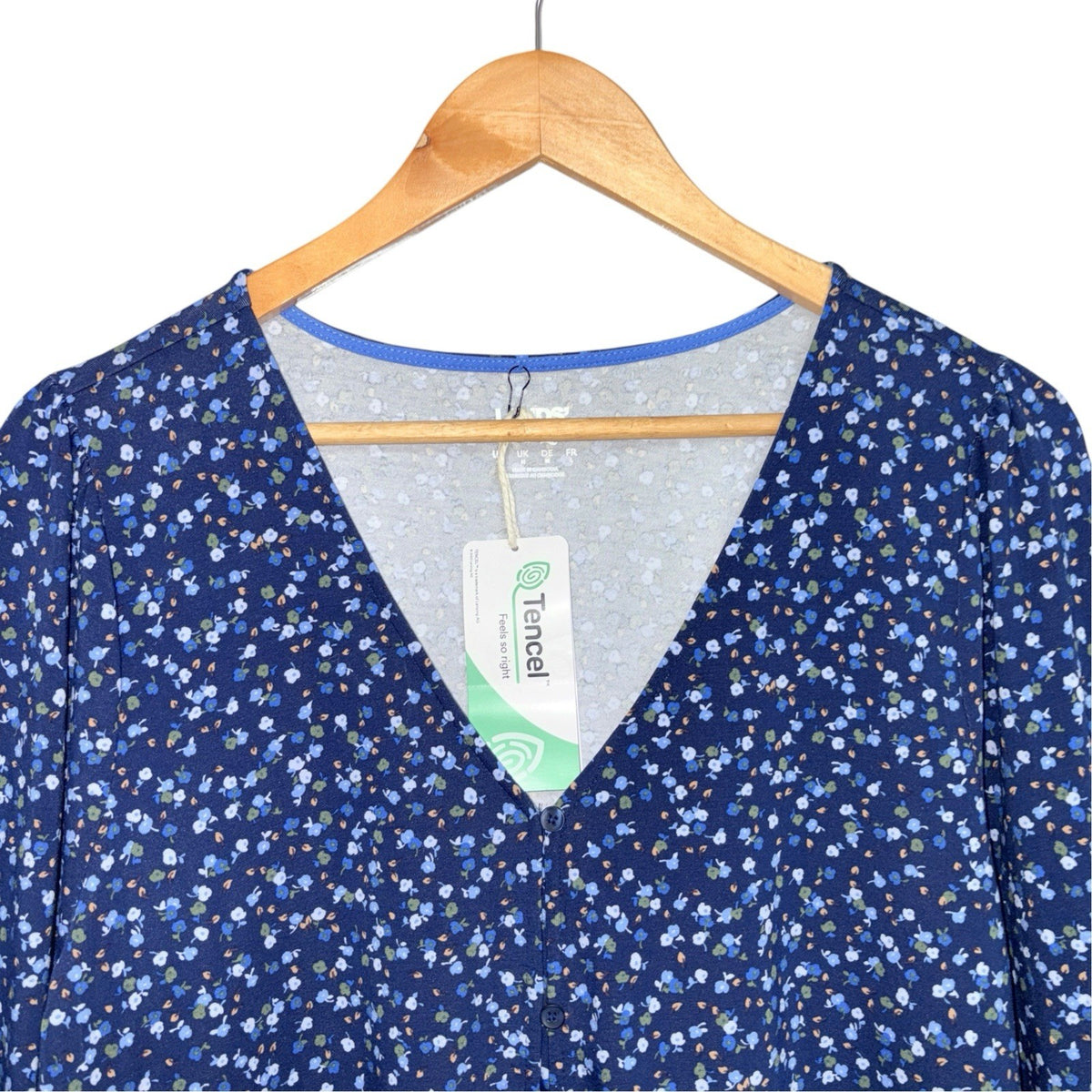 BNWT Lands’ End Women's Med Blouse Top Blue Multi Ditsy Floral Button Up New