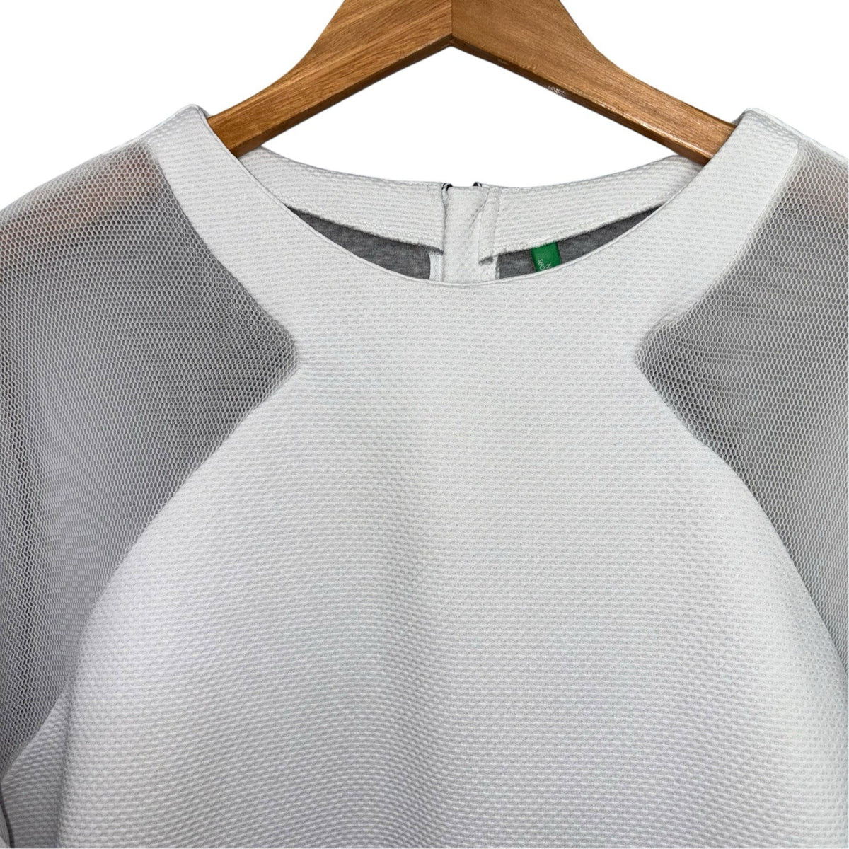 Benetton Size UK 16 Jumper Top Long Sleeve White Grey Rear Zip Futuristic VGC